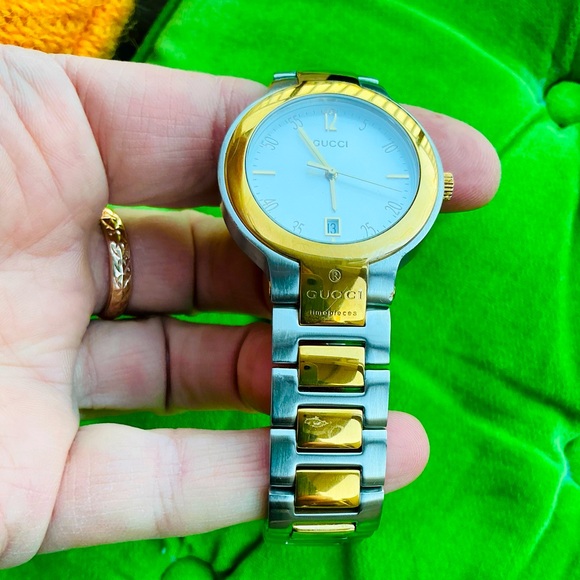 Authentic GUCCI DRESS watch🧡🤍🧡 - Picture 10 of 16